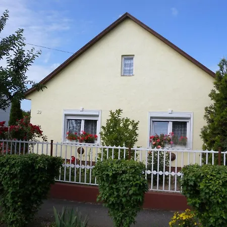 In Siofok/balaton 19723 Apartment *